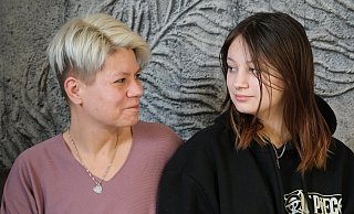 Bianca Schmitt kämpft für Tochter Hanna für eine Mandel-Operation: Die Mühlenkreiskliniken schieben den Termin ein Jahr vor sich her. - Ulf Hanke