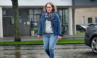 Dorothee Beckord (42) aus dem Kreis Gütersloh kämpft vor dem Bielefelder Landgericht gegen Biontech/Pfizer.