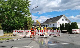 Die Feuerwehr ist mit einem großen Aufgebot im Einsatz. - Ilja Regier