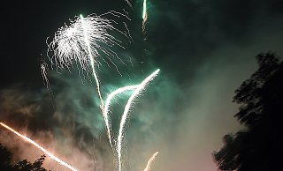 Das Paderborner Schützenfest geht stets mit einem Feuerwekr und einer Lasershow zu Ende. - Marc Köppelmann (Archiv)