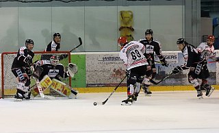 Chancen nutzen: Emil Lessard-Aydin und die Herforder haben gute Erinnerungen an das jüngste Duell gegen die Rostock-Piranhas, das sie mit 6:3 gewannen. - Ralf Homburg