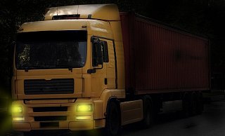 Ein Lkw - offenbar sind viele der Brummis auf der Umgehungsstraße zu schnell unterwegs. - Pixabay