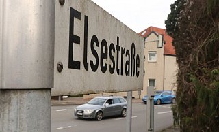 Die Elsestraße führt einmal quer durch Südlengern. Ein Bürger regt nun eine Querungshilfe für den Bereich Osterfeldweg an. - Melina Nolte