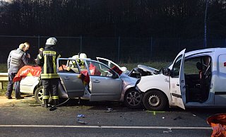 Am Dienstag waren ein Opel und ein Renault auf dem Westfalenring in Enger frontal zusammengestoßen. - Mareike Patock
