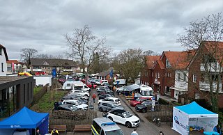 Die Rahdener Innenstadt verwandelt sich am Wochennde wieder in einen Autosalon unter freiem Himmel. - Pressebüro Gorka