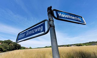 Am Ahler Grenzweg in Bünde wurden die Spuren in der Garage entdeckt. Die Polizei ermittelt. - Florian Weyand