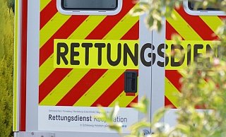 Bei einem schweren Unfall am Samstagmorgen wurde ein 51-jähriger Lkw-Fahrer verletzt. - Symbolfoto: Pixabay
