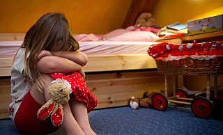 117 Mal wurde das Bünder Jugendamt im vergangenen Jahr über Missstände in Familien informiert. - Patrick Pleul/ dpa