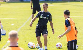 Seitenwechsel: Der ehemalige SCP-Abwehrchef Uwe Hünemeier ist nun als Co-Trainer für Paderborn im Einsatz. - Oliver Krato