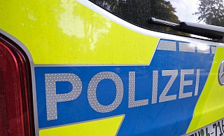 Die Polizei sperrte am Samstag einen Teil des Sielparks ab, um eine Leiche zu bergen. - Thorsten Gödecker