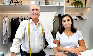 Melek Celik macht nach 2 Jahren Pause eine neue Änderungsschneiderei auf. Seine Frau Hamno unterstützt ihn tatkräftig. - Andreas Frücht
