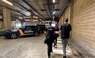 In Zusammenarbeit mit den spanischen Behörden gelang die Festnahme des mutmaßlichen Geldautomaten-Sprengers in einem Vorort von Barcelona. - Polizei Osnabrück