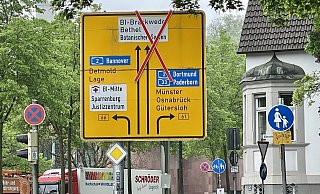 Mittlerweile ist das rote X auf dem Verkehrsschild verschwunden. - Peter Unger