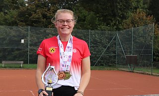 Charlotte Schwagmeier ist zum dritten Mal Weltmeisterin im Blindentennis geworden. Außerdem holte sie bei den IBSA World Games Gold im Einzel und Bronze im Doppel. - Jan Husmann