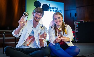 Siegerlächeln bei Julian Neugebauer und Alissa Wiebernet. - Sarah Jonek Fotografie
