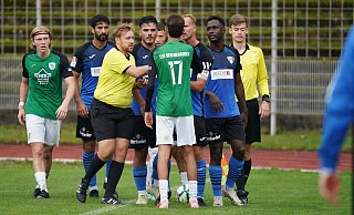 Der SC Herford ließ dem TSV Oerlinghausen keine Chance. Bei manch einer Entscheidung des Schiedrichters gab es durchaus Diskussionsbedarf. - Yvonne Gottschlich