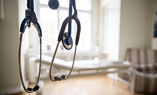 Der Kassenärzte-Chef beklagt Gewalt in deutschen Praxen. Ein aggressives Verhalten und Ungeduld seitens der Patienten erleben Ärzte in Einzelfällen auch im Kreis Paderborn. - Sebastian Gollnow