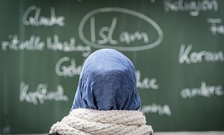 Radikalislamische Umtriebe an einer Schule in Neuss haben auch hierzulande für Aufsehen gesorgt. Dem Staatsschutz nach hat sich ein gleichwertiger Fall im Kreis Gütersloh bislang nicht ereignet. Foto: Frank Rumpenhorst/dpa +++ dpa-Bildfunk +++ - Frank Rumpenhorst