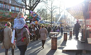 Im Getümmel der Osterkirmes hat es zwei Raubüberfälle auf Jugendliche gegeben. - Anna-Lena Hinder