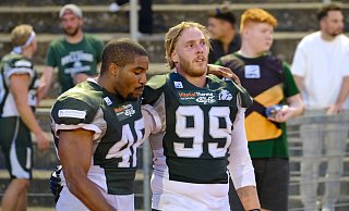 Enttäuschung bei den Bielefeld Bulldogs. Nach dem letzten Ligaspiel stehen sie als Absteiger fest. - Andreas Zobe