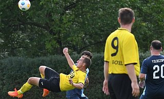 Uwe Hünemeier setzt gegen Yildizspor Rheda zu einem Fallrückzieher an. - Thorsten Zelinski