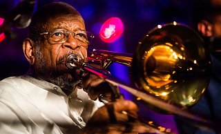 Im Mai heizte Fred Wesley beim Musik-Kontor-Konzert im Wohnzimmer ein. Wenige Wochen später schloss die Spielstätte. - Ralf Bittner