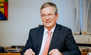 Michael Dreier war bei der Kommunalwahl 2020 mit 52 Prozent der Stimmen als Bürgermeister wiedergewählt worden. - Besim Mazhiqi