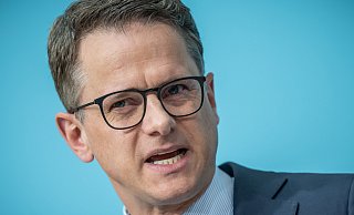 CDU-Generalsekretär Carsten Linnemann spricht auf einer Pressekonferenz zum Entwurf für ein neues Grundsatzprogramm der Partei. - dpa