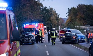 Beide Pkw waren nicht mehr fahrbereit. Sie wurden abgeschleppt. - NW