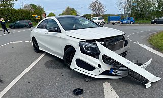 Eine Mercedes-Fahrerin krachte in einen Toyota. - Shannon-Lee Bendig