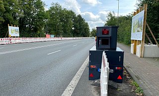 Im Baustellenbereich müssen die Autos 20 km/h weniger fahren. Viele haben das offenbar übersehen. - Christian Bröder