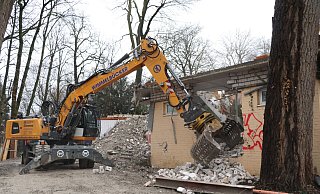 Das alte Regiehaus der Freilichtbühne in Schloß Neuhaus ist inzwischen abgerissen. - Hans-Hermann Igges
