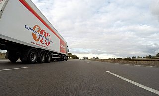 Ein Sattelauflieger ist am Wochenende in Paderborn geklaut worden. - (Symbolbild) Pixabay