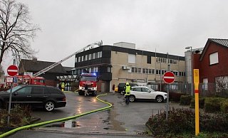 Bei der Firma Paul Daut GmbH & Co. KG in Rheda-Wiedenbrück ist am Mittwochmittag ein Brand ausgebrochen. - Thorsten Heß