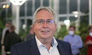 Landrat Jürgen Müller (SPD) findet, dass nach wie vor Zahlen, Daten und Fakten fehlen, die die Notwendigkeit eines Neubaus belegen. - Ulf Hanke