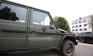 Ein Fahrzeugkonvoi hat sich am Montag von der General-Weber-Kaserne aus auf den Weg gemacht. - Symbolfoto: Niklas Tüns
