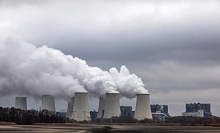 Der Kohleausstieg bis 2030 ist nur schwer zu meistern, glauben viele. Hier zu sehen: Das Braunkohlekraftwerk Jaenschwalde (LEAG) in der brandenburgischen Lausitz. - Picture Alliance / Andreas Franke