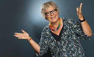 Lachyoga-Trainerin Annette Leßmann aus Höxter liegt das Lachen am Herzen - nicht nur, aber auch am Weltlachtag. - Jekaterina Knyasewa