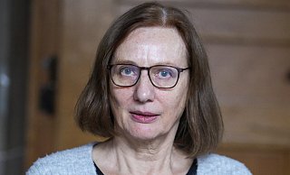 Mit Gudrun Hennke ist erstmals eine Grüne Bezirksbürgermeisterin in Mitte. Sie bekennt sich zur Verkehrswende, deren Eingriffe wie der Altstadt-Test mit Straßensperrungen im Stadtbezirk eine wichtige Rolle spielen. - Sarah Jonek