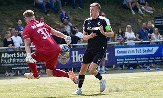 Brakes Torwart Massimo Drobe hatte im Testspiel gegen den SC Verl einiges zu tun. - Peter Unger