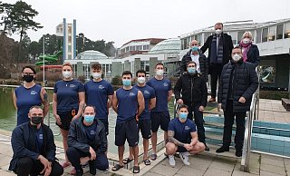 Die Verantwortlichen der Westfalen Therme, der Stadtverwaltung sowie zahlreiche Mitarbeiter freuen sich auf die anstehende Freibad-Saison. - Stadt Bad Lippspringe