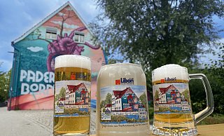 Die Bierbrunnen-Sponsoren und das Amt für Öffentlichkeitsarbeit und Stadtmarketing laden zur Einstimmung auf Libori zum Sonderverkauf der beliebten Krüge und Gläser ein. - Stadt Paderborn/Lea Horstmann