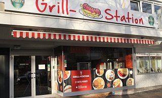 Nichts rührt sich hier im Augenblick, nur die Fassade der Grill-Station ist unverändert geblieben. - Klaus Frensing