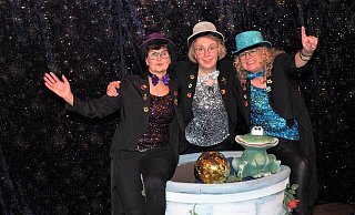 Sie hätten für ihre tolle Arbeit den Europakatzenorden verdient: Jutta Nagel (v. l.), Birgit Peine und Lisa Rose-Meier. - Josef Köhne