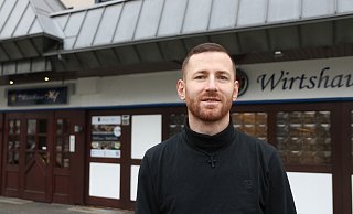 Namensgeber und Inhaber des neuen mediterranen Restaurants an der Berliner Straße 29 ist der 33-jährige Bledar Andrea. - Claus Frickemeier