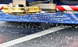 Wenn es glatt ist, machen sich die Streufahrzeuge im Kreis Höxter auf den Weg. - Verwendung weltweit