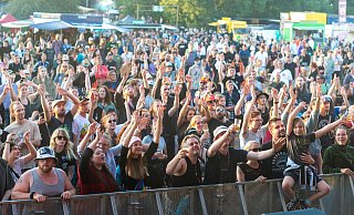 Ein Bild vom vergangenen Sommer: Auf dem Festival-Gelände und vor den Bühnen herrscht beste Stimmung. - Ralf Bittner