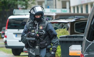 Das SEK überwältigte den Gütersloh den dem Supermarkt. Er blieb unverletzt. - Andreas Zobe