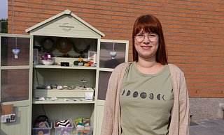 Alles, was in dem Mondschränkchen zu finden ist, hat Johanna Asbrock selbst hergestellt. - Lena Kley