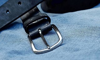 Die Tatwaffe war ein Gürtel, mit dem der Randalierer auf eine Opfer einschlug. - Symbolfoto: pixabay / Creative Commons